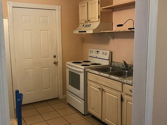 2nd image of 1024 Grant Ave