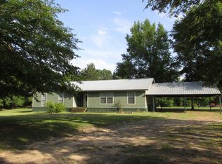 380 Acr 194, Elkhart, TX