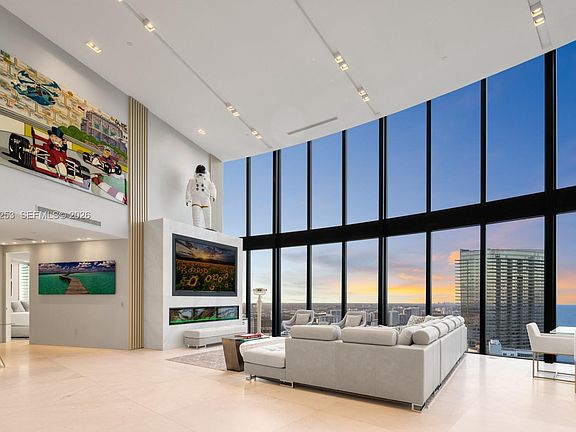 3rd image of 18555 Collins Ave APT 4405