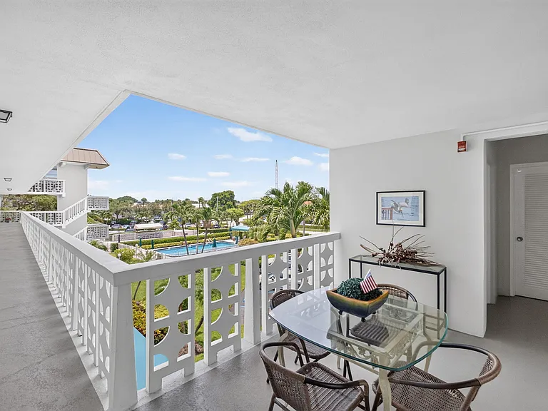 52 Yacht Club Dr #305 — Photo 38