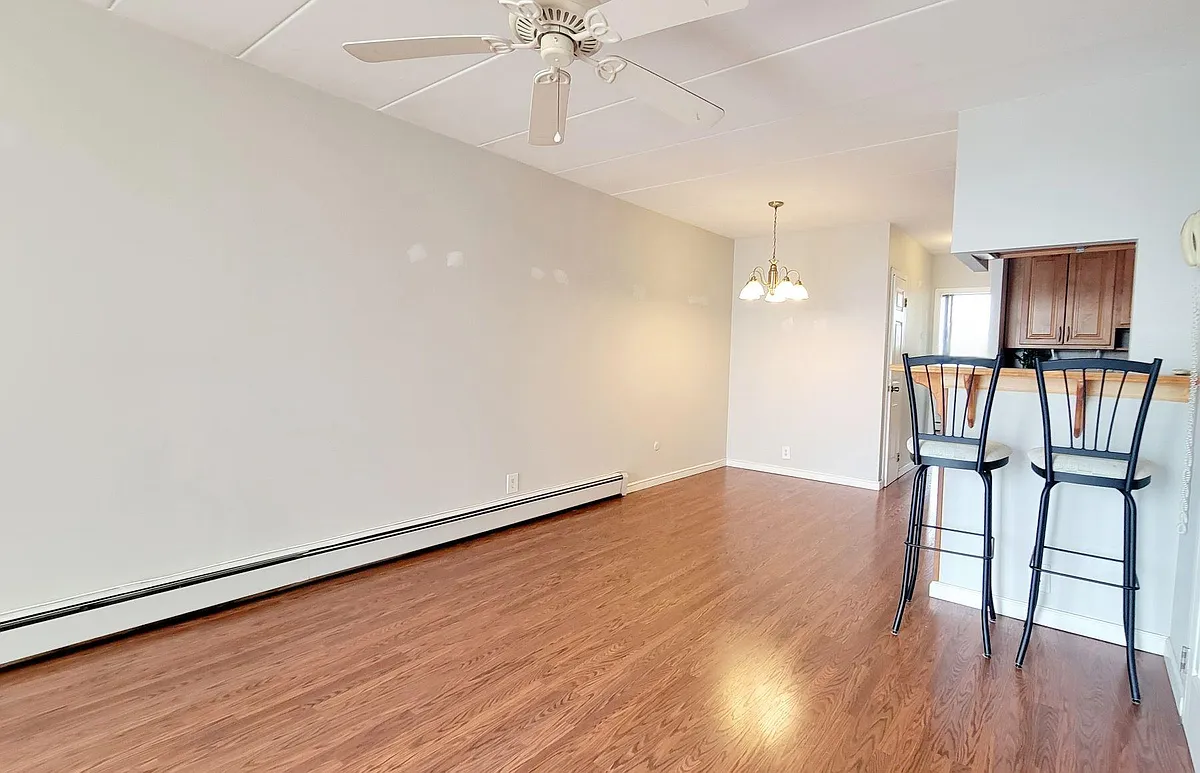 Building Photo - 515 Anderson Ave #6A