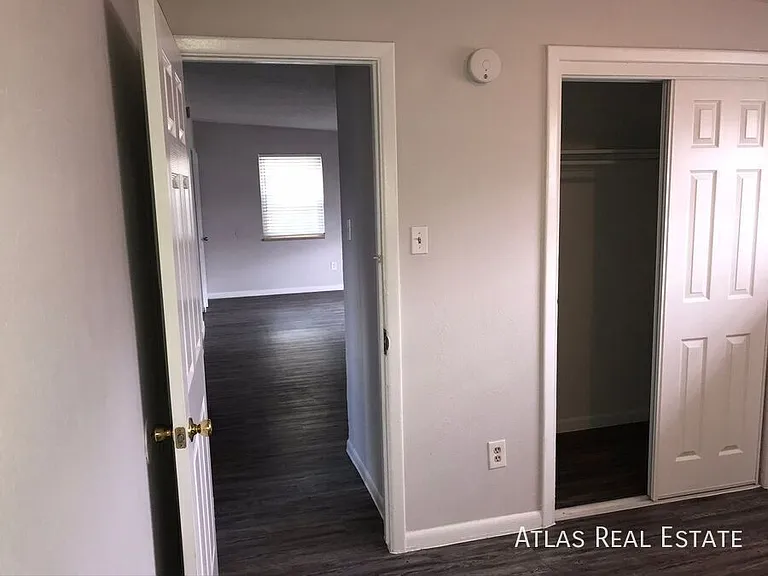 4425 N Elizabeth St — Photo 6