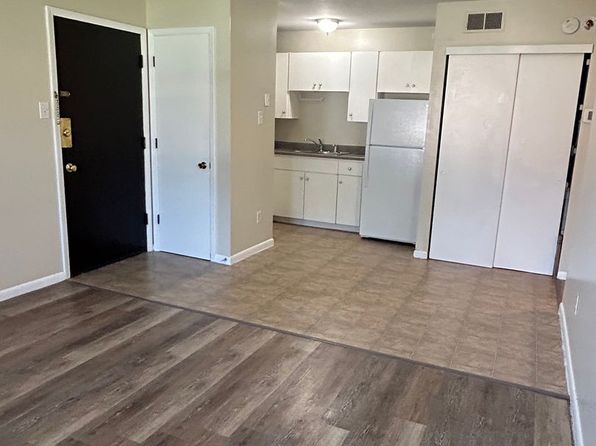 5201 SW 12th Ter APT 8