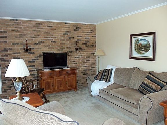 3rd image of 5413 W 88th St