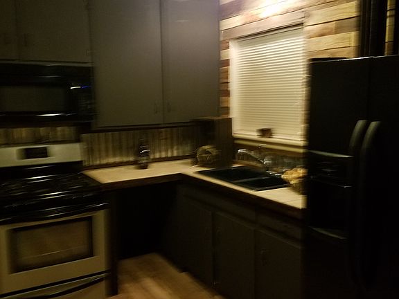 4th image of 966 N Jefferson St