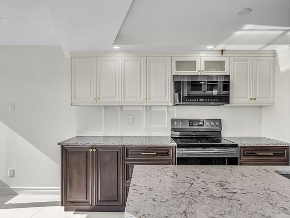 5th image of 424 Spadina Cres E #840