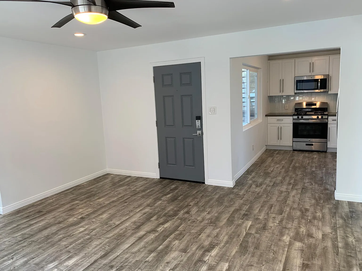 2 bed, 1200 sqft, $2,995 — Photo 3