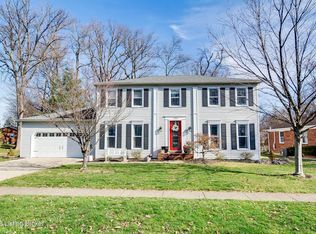 703 Farmingham Rd, Douglass Hills, KY 40243