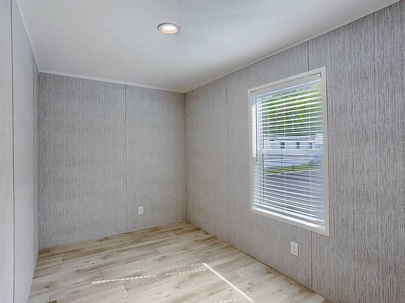 5th image of 111 Valley Dr Lot 7