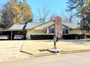 1801 Douglas McArthur Dr, Starkville, MS 39759