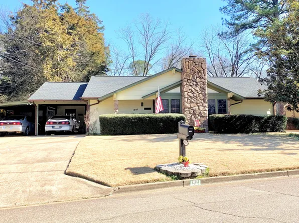 1801 Douglas McArthur Dr, Starkville, MS 39759