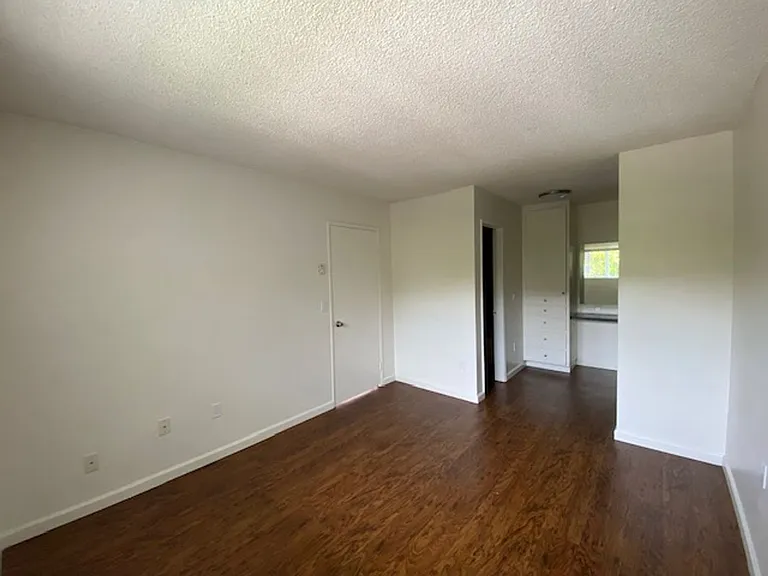 Vista Capri Apartments in Kearny Mesa — Photo 9