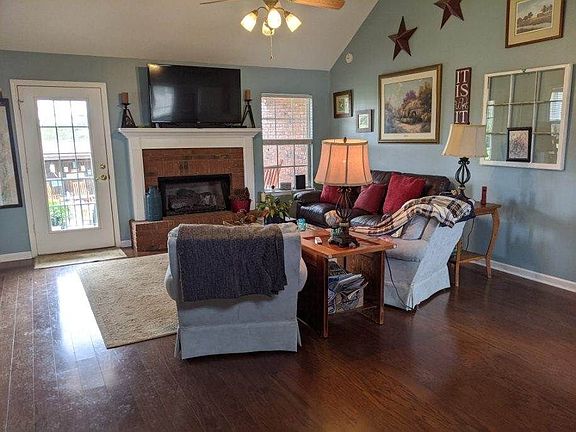 5th image of 108 Mallards Landing Dr