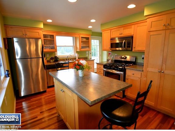 Kitchen with Center Island