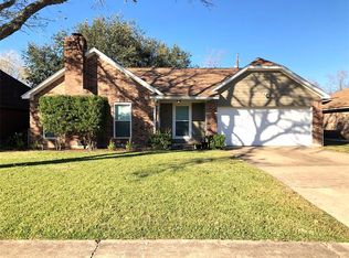 28 Alexander Ct, Angleton, TX 77515