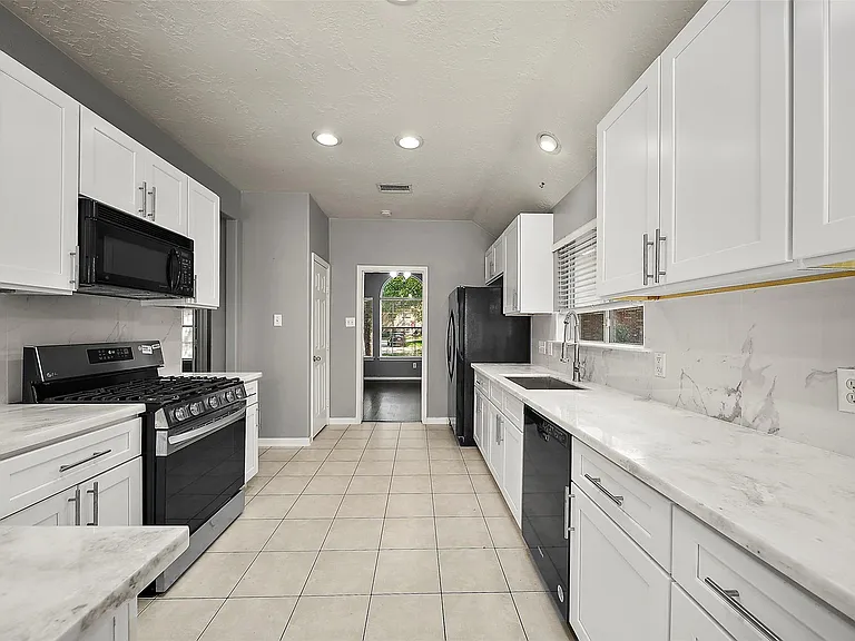 10 S Willow Point Cir — Photo 12