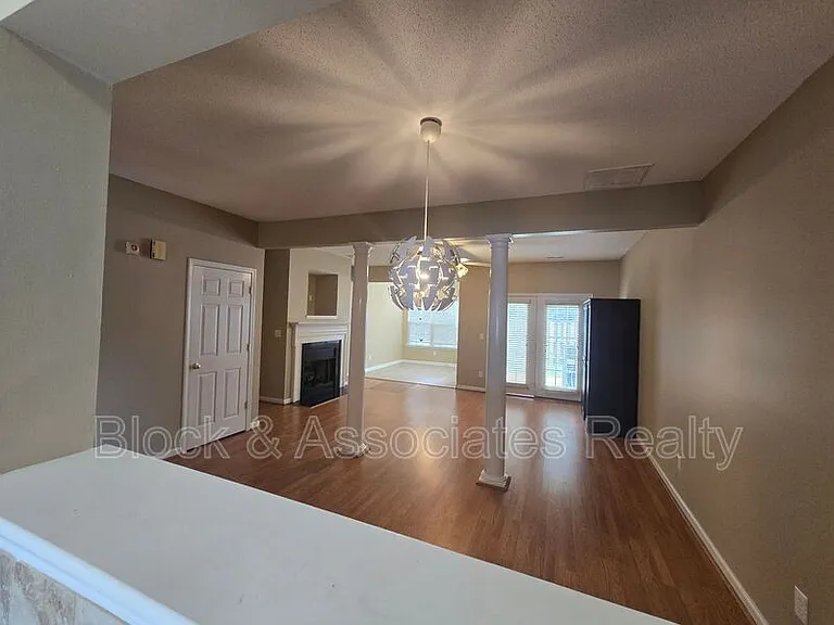210 Brittany Way — Photo 10