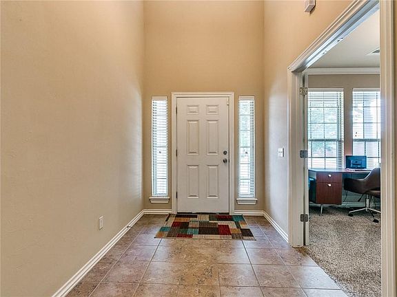 4th image of 2901 Marigold Ln