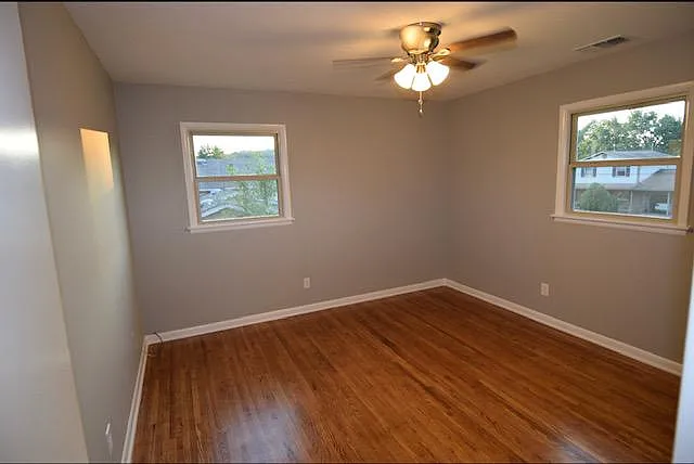 812 Farley Dr SE — Photo 36