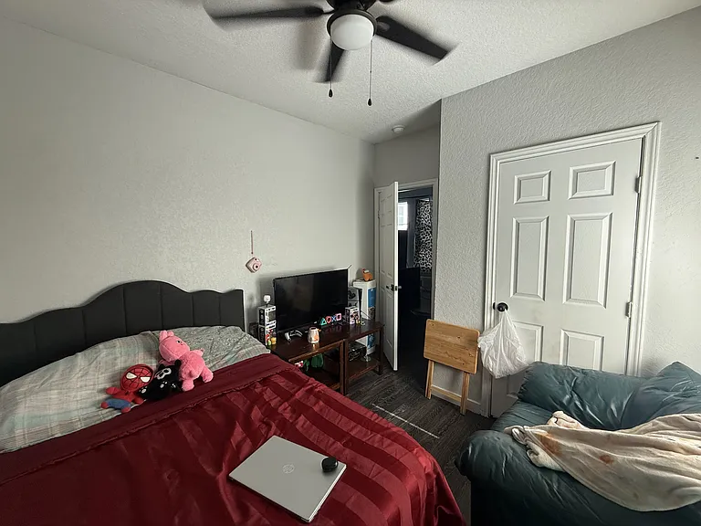 330 Barrett Pl — Photo 5