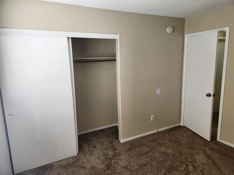 5724 Royal Castle Ln — Photo 16