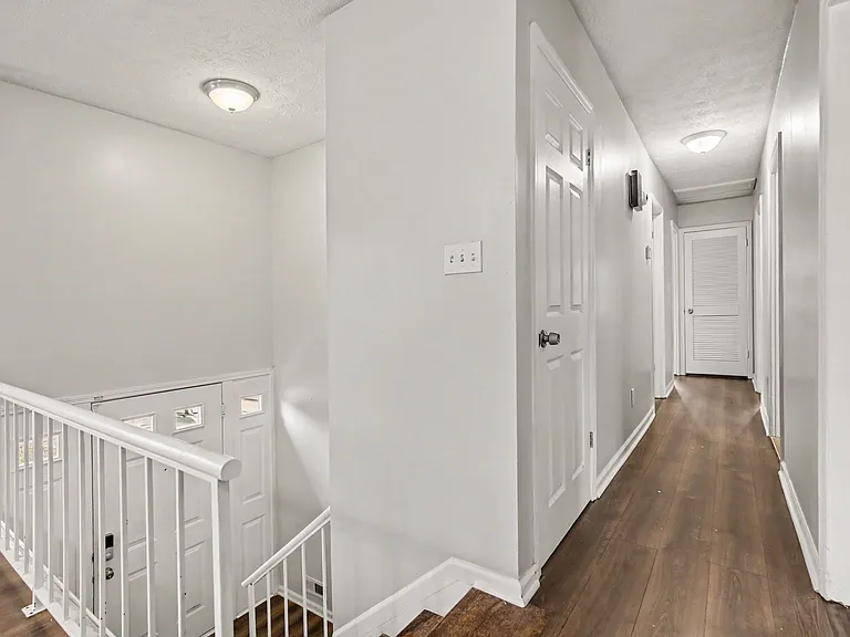 2120 Sandgate Cir — Photo 10