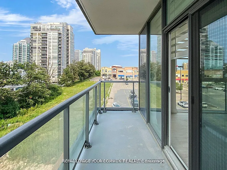 20 Gatineau Dr #402 — Photo 30