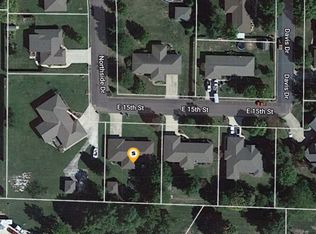 1102 E 15th St, Mountain Grove, MO 65711