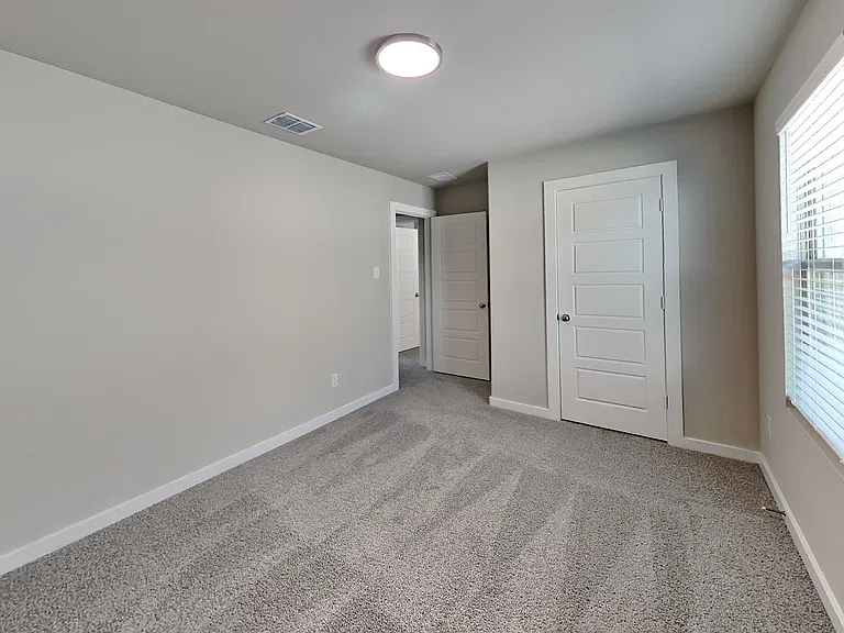 510 Green Grass Dr — Photo 10