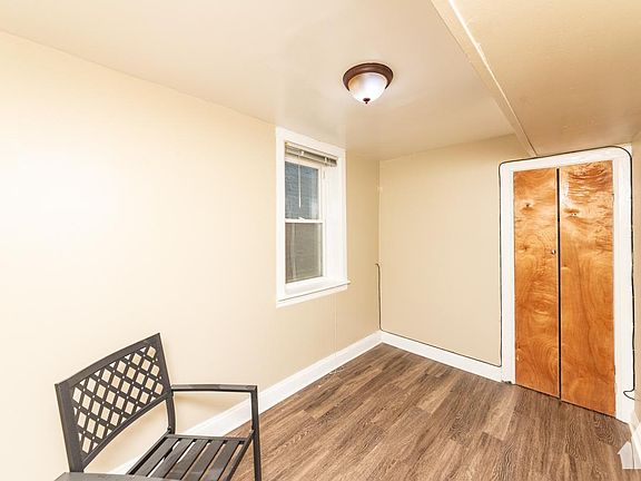 5th image of 2863 W McLean Ave