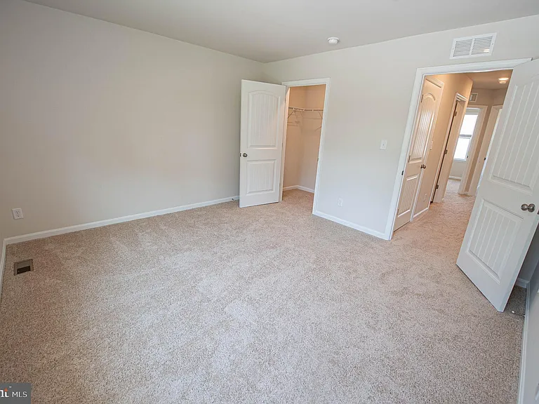 130 Willowtree Ln — Photo 51