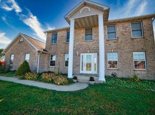 918 Bay Pointe Dr, Freeburg, IL 62243