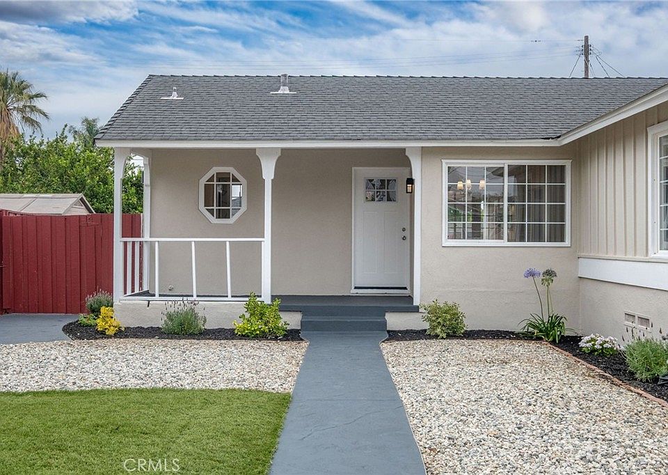 1st image of 20756 Saticoy St