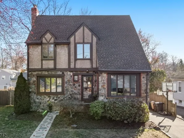 20 Vincent St, Hillsdale Boro, NJ 07642