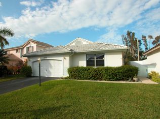 15111 Norfolk Ln, Davie, FL 33331