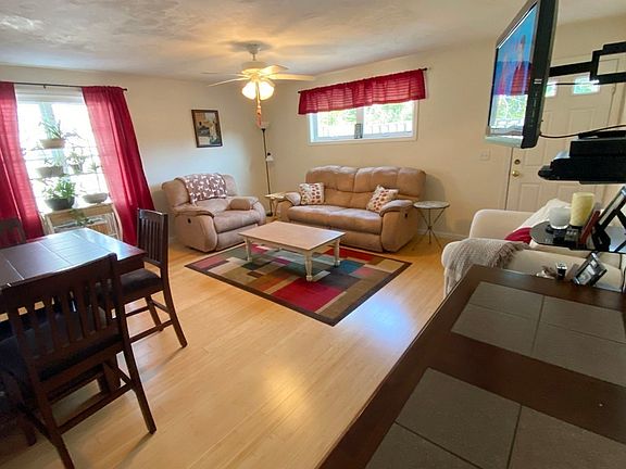3rd image of 15 B Mystic St #15B