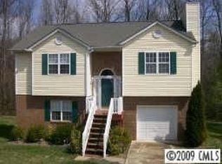 7226 Rothmore St, Charlotte, NC 28215