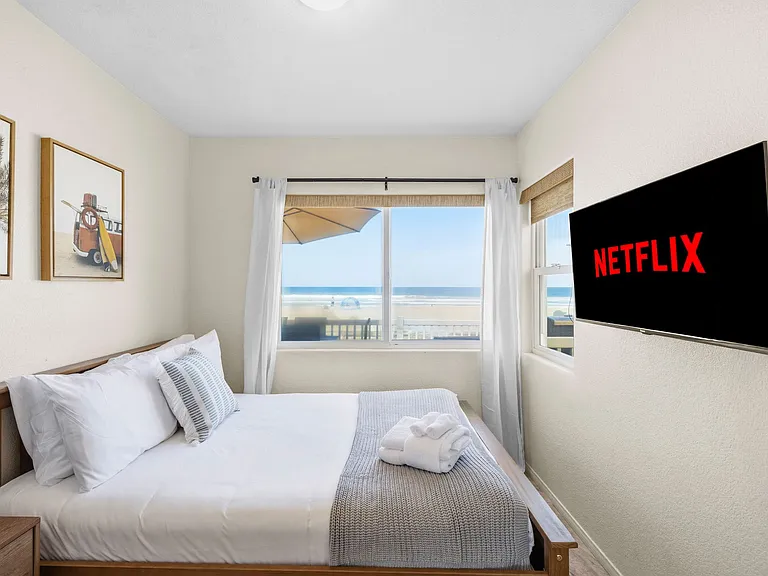 3255 Ocean Front Walk — Photo 13