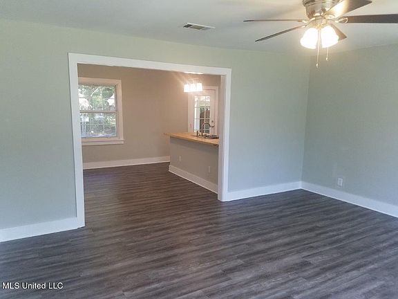 3rd image of 3606 Belmede Dr