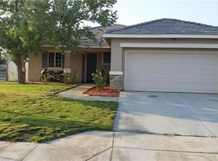 236 Sparkler Ln, Perris, CA 92571
