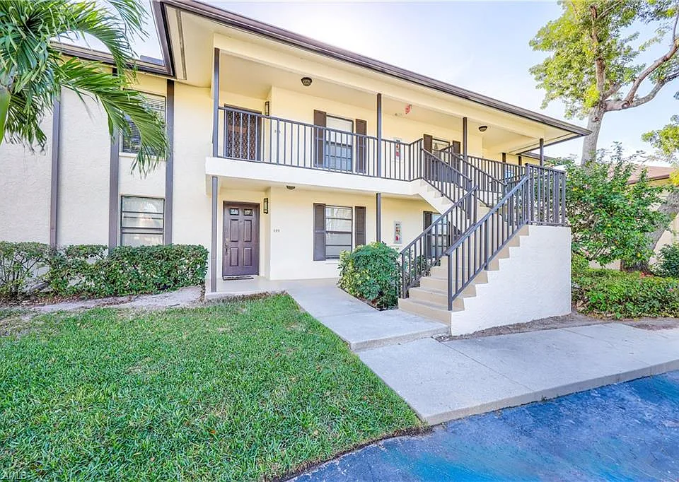 500 Misty Pines Cir #206