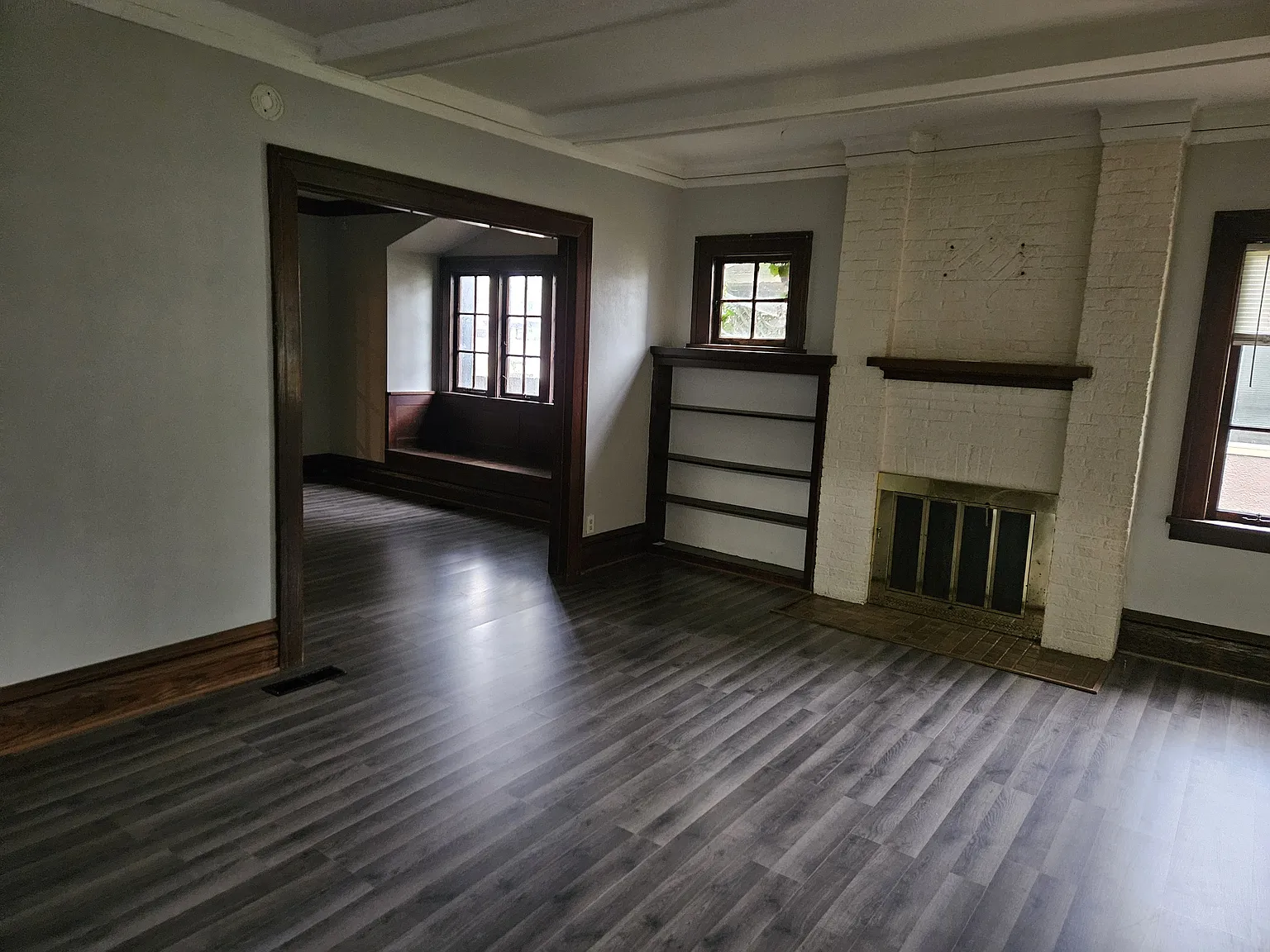 4 bed, 1.5 bath, 2392 sqft, $2,000 — Photo 2