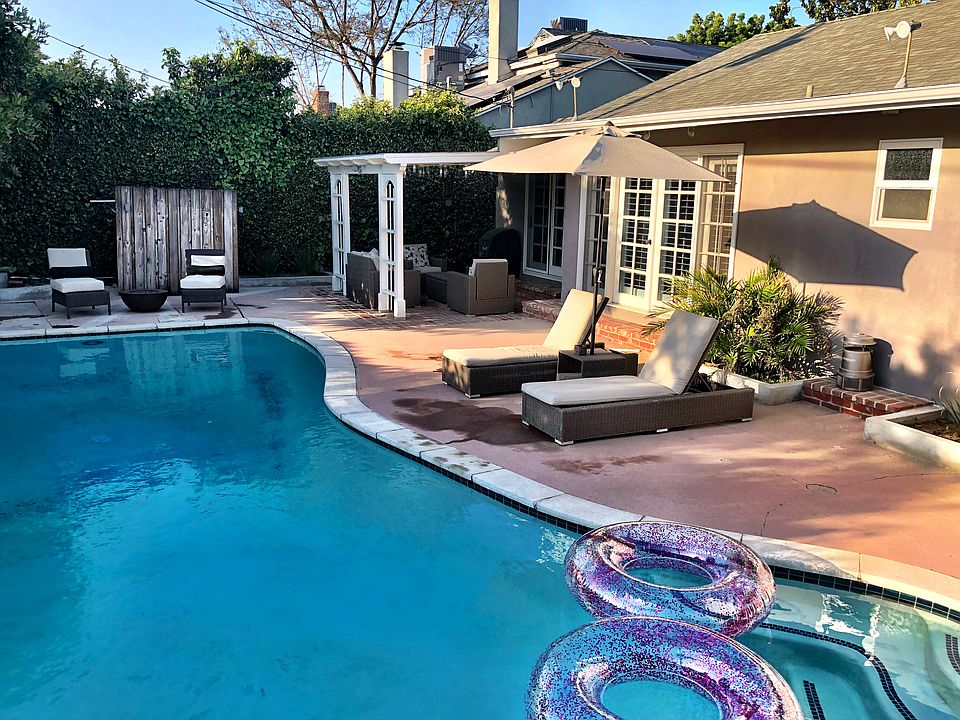 1st image of 4413 Babcock Ave