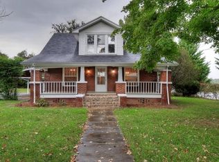 505 Twin Oaks Dr, Johnson City, TN 37601