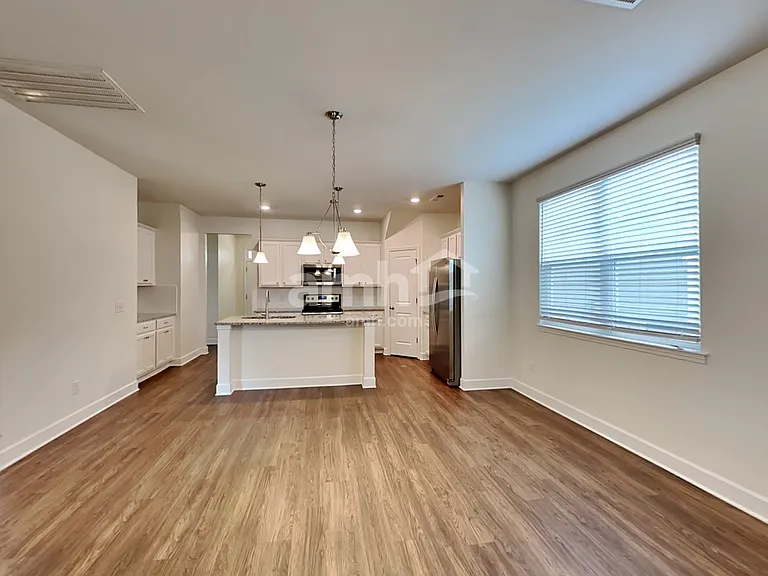 5068 Trailwater Dr — Photo 5
