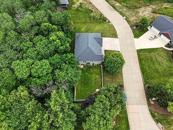 4th image of 102 Hollows Ct