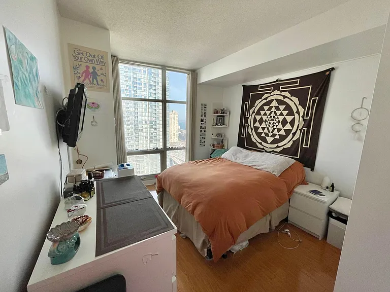 35 Mariner Ter #2608 — Photo 14