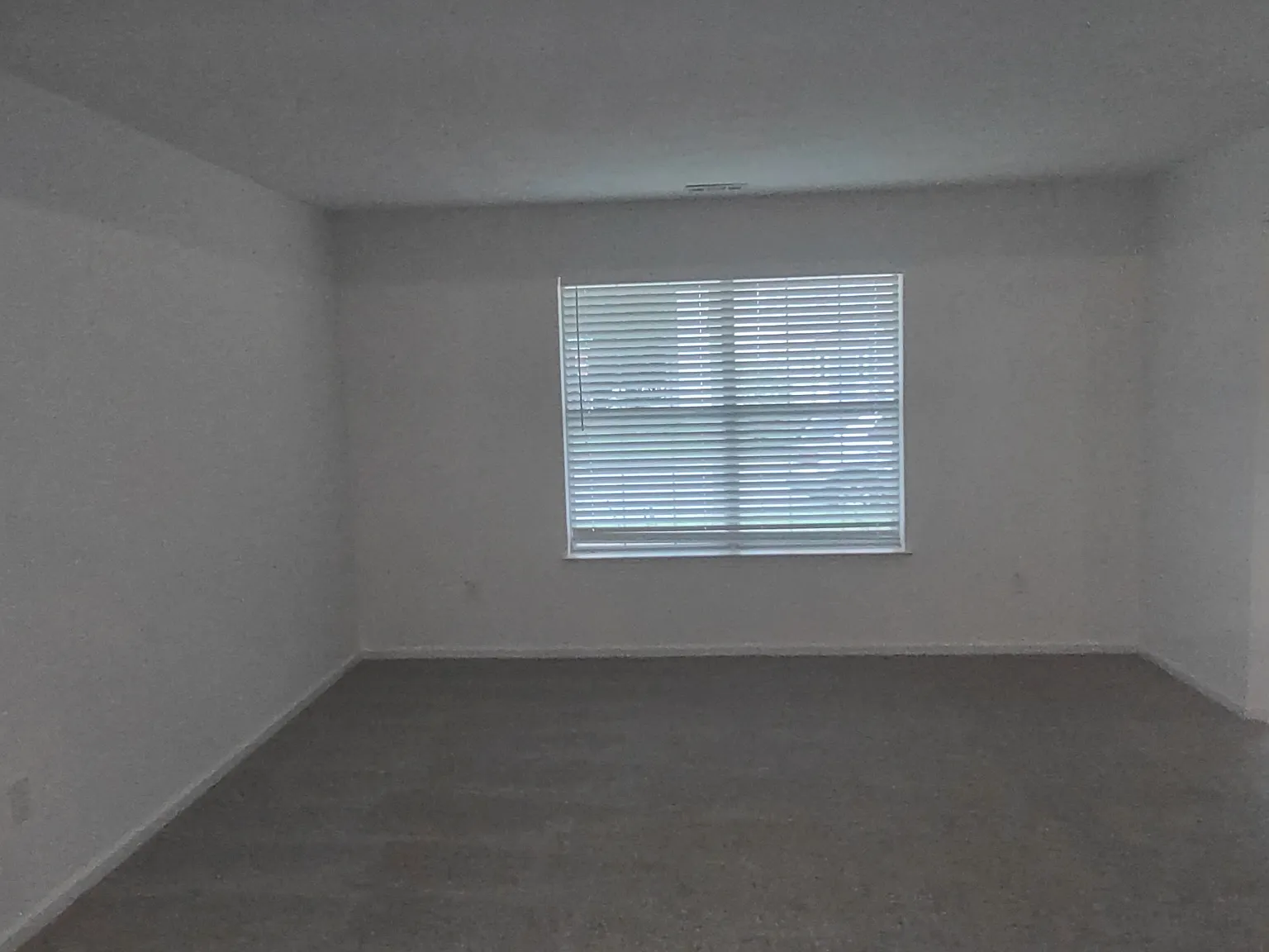 4 bed, 2.5 bath, 2373 sqft, $2,700 — Photo 3