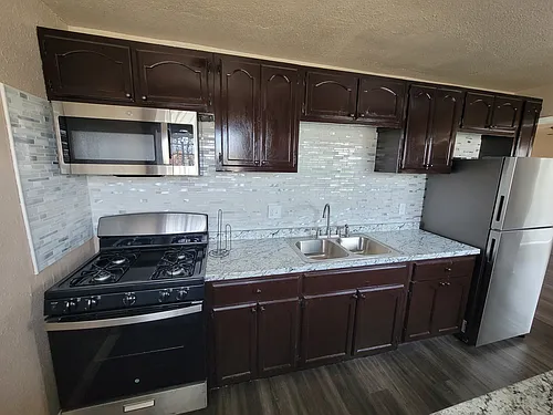 1308 W 83rd St Photo 1