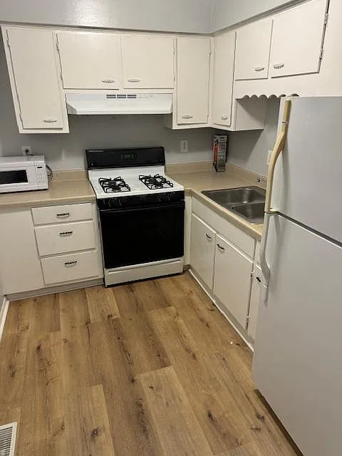 4 bed, 2.0 bath, 1200 sqft, $745 — Photo 4